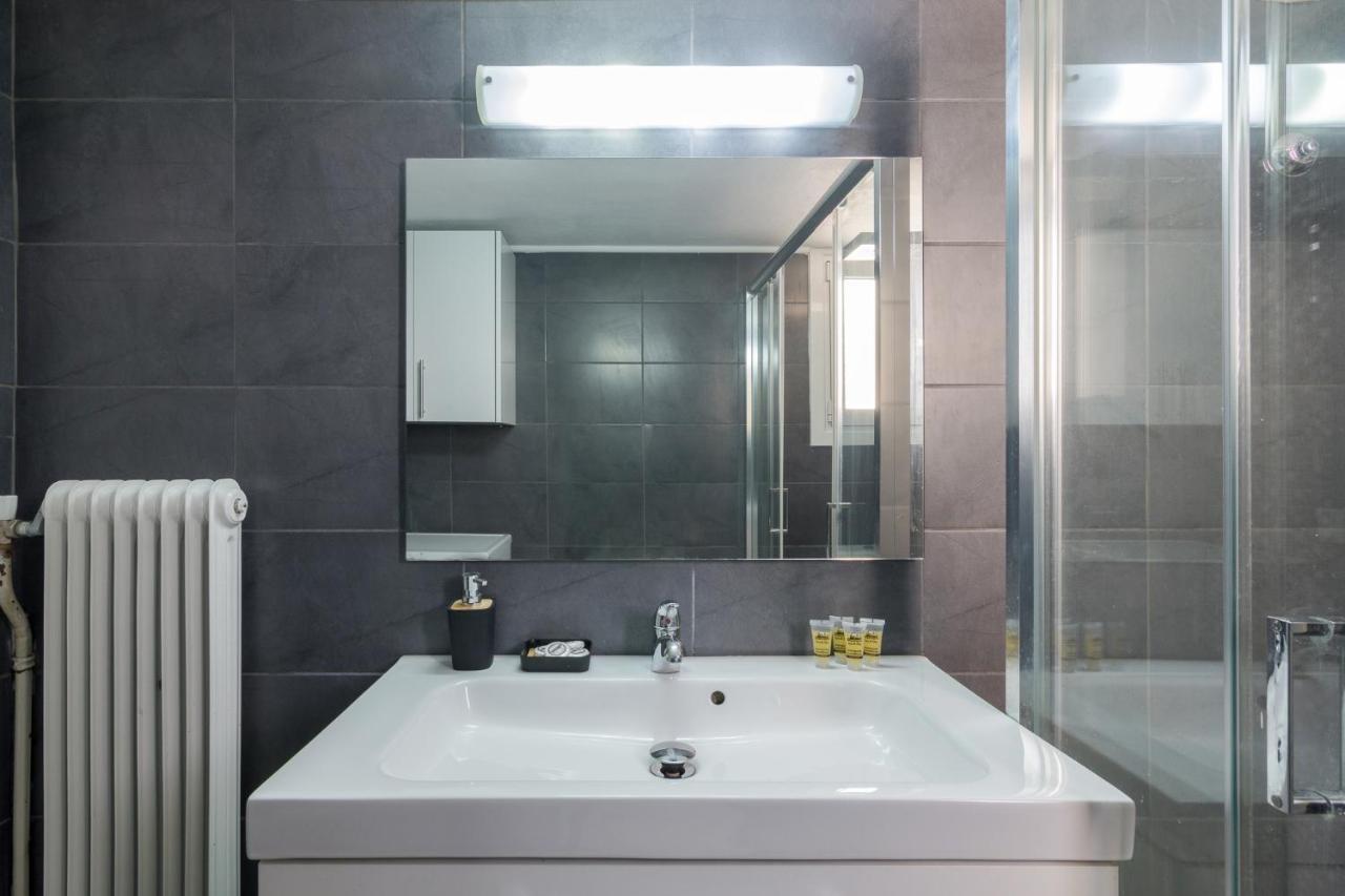 Spacious And Modern Flat For 4 아테네 외부 사진